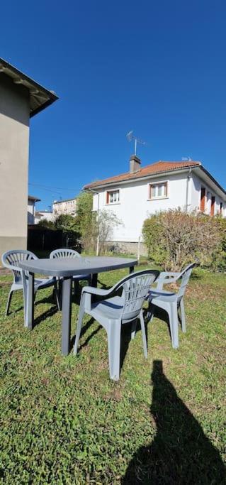 Maison Aurillac - 2 Chambres - Parking Gratuit ภายนอก รูปภาพ