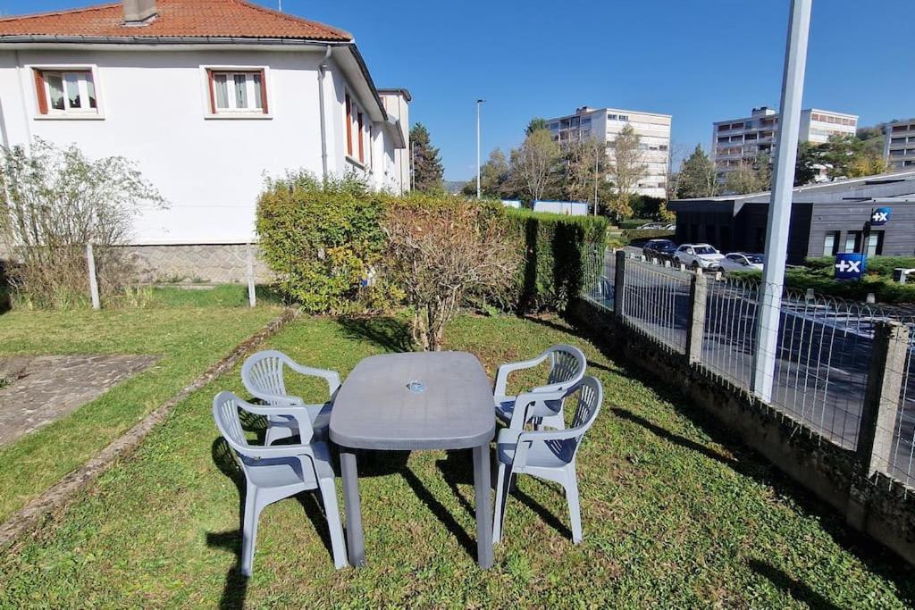 Maison Aurillac - 2 Chambres - Parking Gratuit ภายนอก รูปภาพ